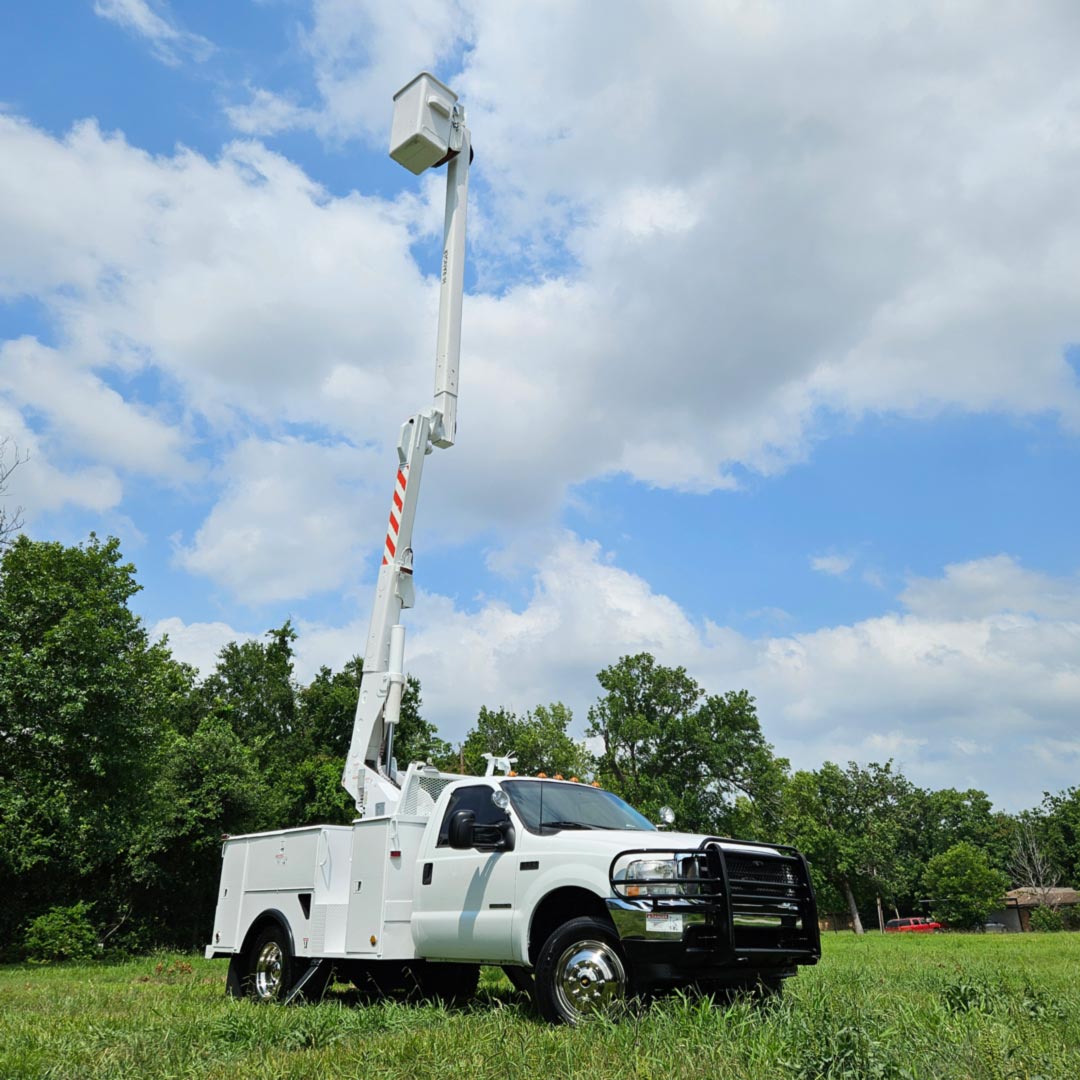 2002 Ford F-550's photo